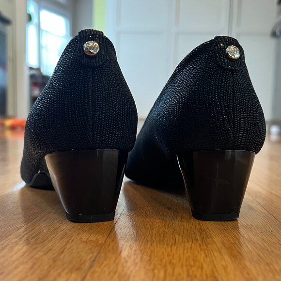 ~Stuart Weitzman~ Black Patent Leather Peep Toe Flats Size 11 - Picture 3 of 11